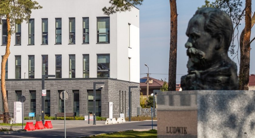 Szpital na Bielanach. Fot. Szymon Zdziebło/tarantoga.pl dla UMWKP