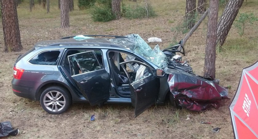 W śmiertelnym wypadku uczestniczyły cztery pojazdy, fot. KWP Bydgoszcz