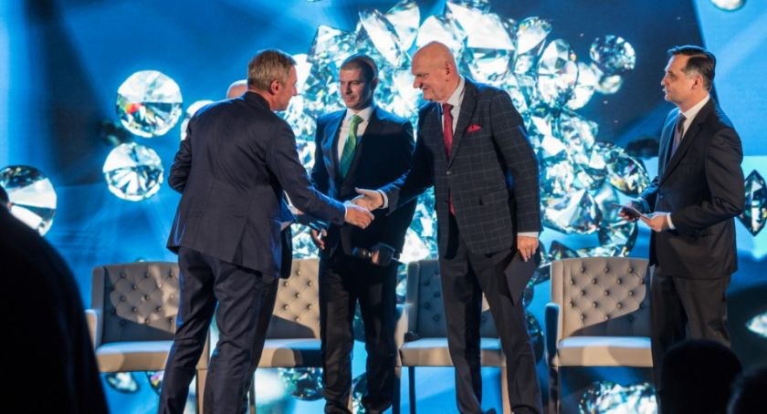 Wręczenie nagród dla firm, fot. ilustracyjne/Lech Kamiński/UM Toruń