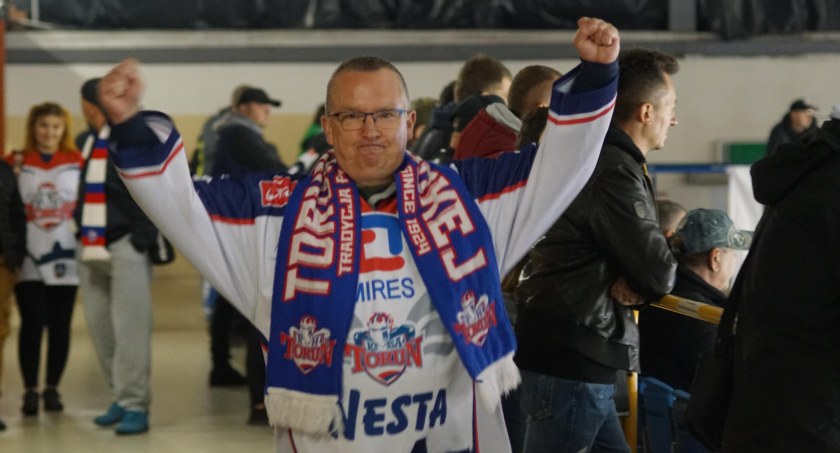 Kibice podczas meczu KH Energa Toruń - Comarch Cracovia Kraków, fot. Krzysztof Baran