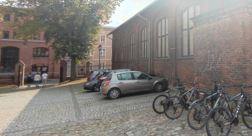 Sala przy Zespole Szkół Ogólnokształcących nr 1 w Chełmnie