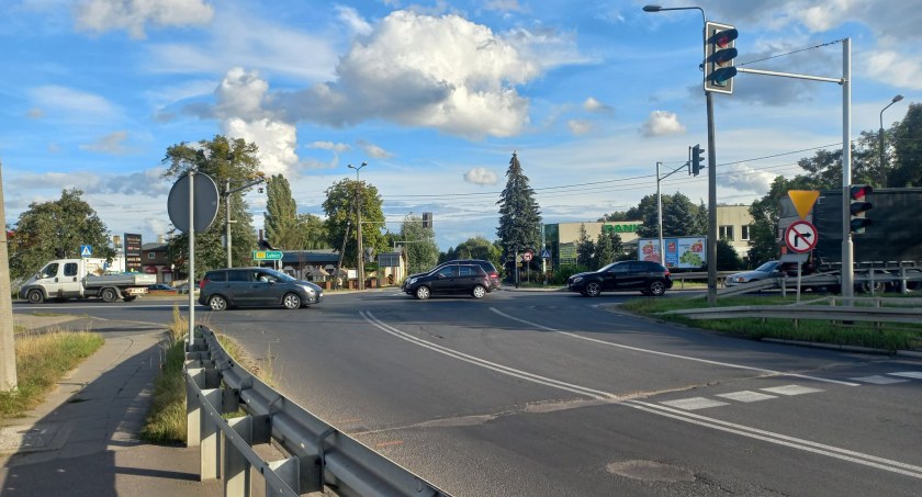 Skrzyżowanie drogi krajowej nr 15 i drogi wojewódzkiej nr 552, fot. Oto Toruń