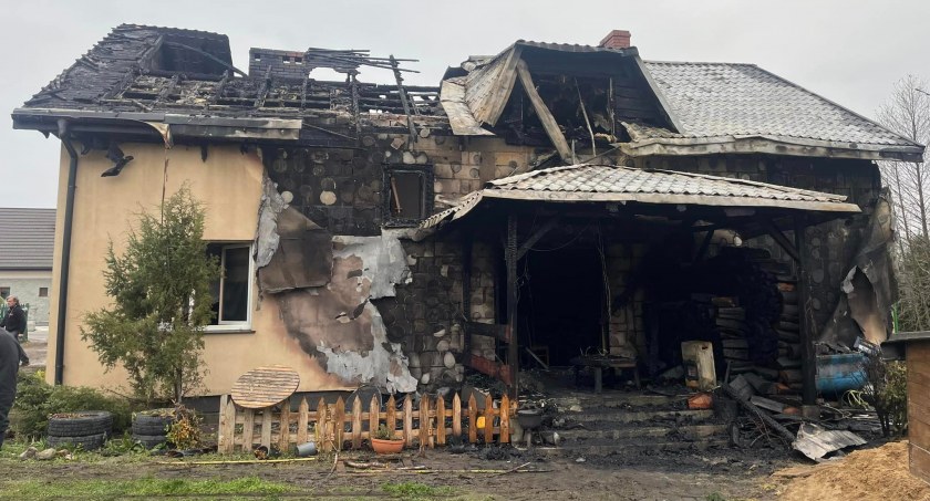 Rajdy samochodowe dla rodziny, która straciła dom w pożarze, fot. UG Obrowo