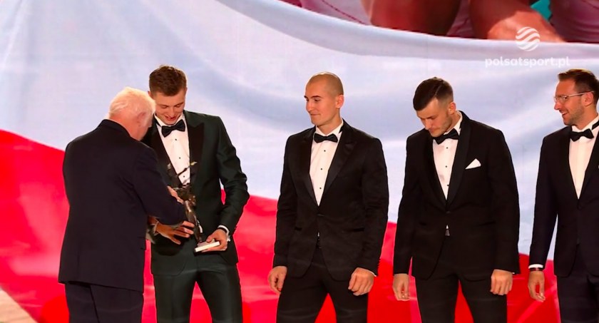 Męska czwórka podwójna we wioślarskie na Gali Mistrzów Sportu, fot. Screen z programu Polsatu