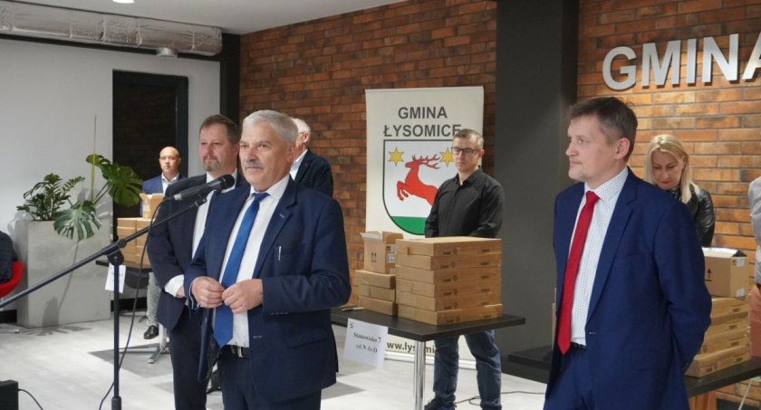 Przekazanie sprzętu komputerowego w ramach 