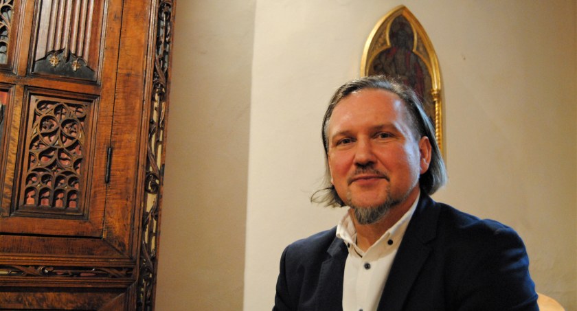 Kierownik i kustosz Domu Mikołaja Kopernika Michał Kłosiński. Fot. Bartosz Fryckowski/ototorun.pl