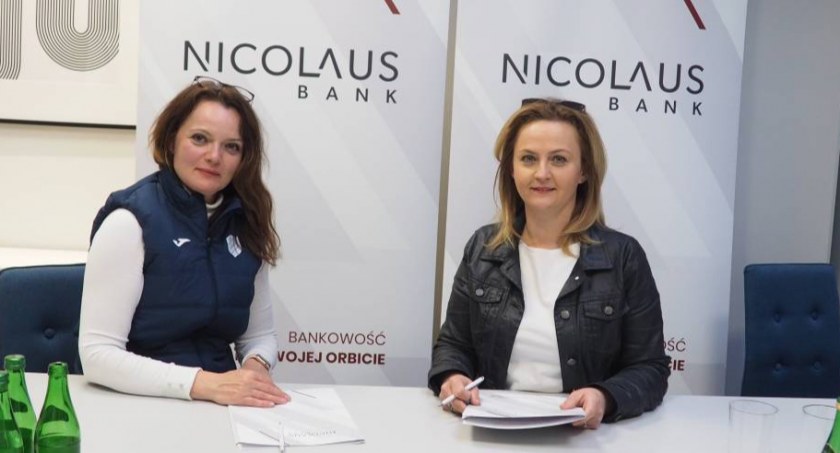 Podpisanie umowy - KS Toruń i Nicolaus Bank, fot. Monika Rosowska
