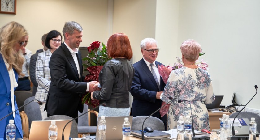Zarząd Powiatu z wotum zaufania i absolutorium, fot. Olek Urbański/Starostwo Powiatowe w Toruniu