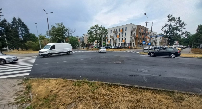 Skrzyżowanie ulic PCK i Grudziądzkiej w Toruniu, fot. ototorun.pl