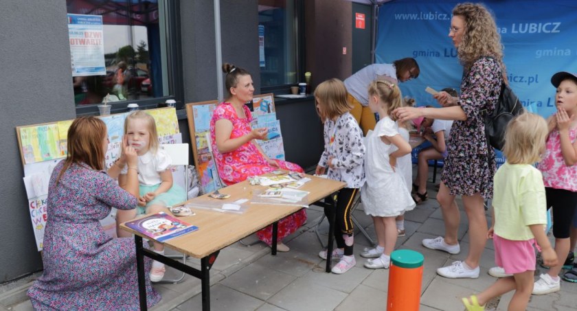 Dzień otwarty w filii biblioteki w Lubiczu, fot. UG Lubicz