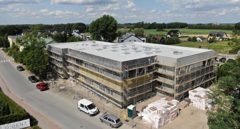 Rozbudowa szkoły w Brzozówce -stan na czerwiec 2023, fot. UG Obrowo