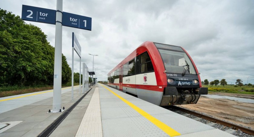 Fot.Tomasz Warszewski / PKP PLK, zdjęcia w galerii: fot. Olek Urbański / Starostwo Powiatowe