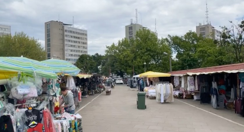 Ciekawostki, Łącznik sektor handlowy Toruniu który przyciąga tłumy opłaca kupować - zdjęcie, fotografia