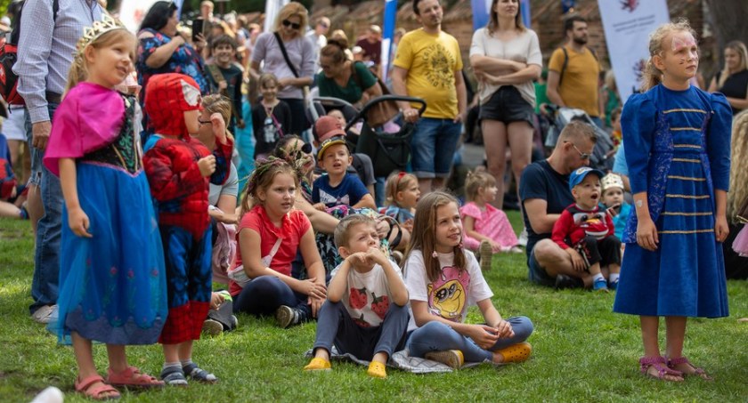 Baśniowy piknik na Zamku Bierzgłowskim, fot. Mikołaj Kuras dla UMWKP