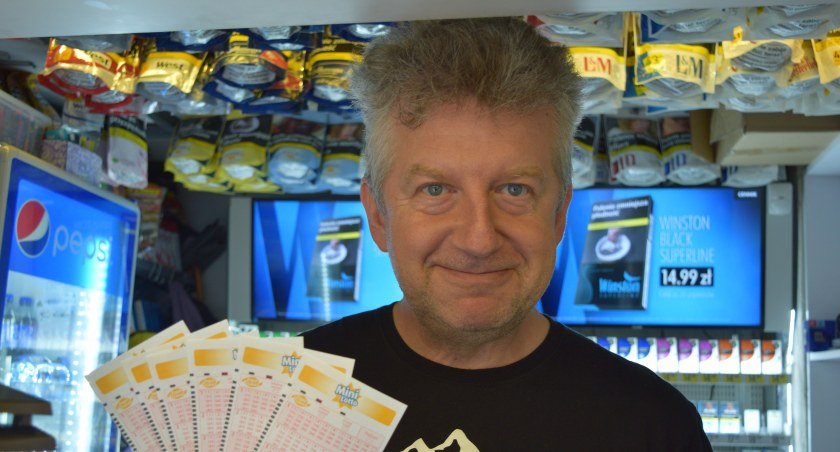 Właściciel punktu LOTTO na targowisku miejskim w Toruniu, fot. Bartosz Fryckowski / ototorun.pl