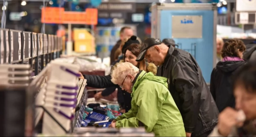 Klienci na zakupach, fot. LIDL / materiały prasowe, zdjęcia w galerii: ototorun.pl