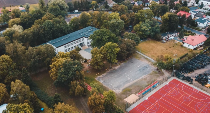 Szkoła w Łązynie II, fot. UG Obrowo