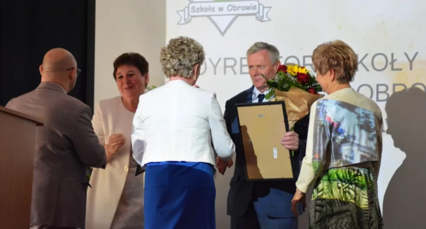 Uroczystości z okazji 100-lecia szkoły w Obrowie, fot. Szkoła Podstawowa im. Jana Pawła II w Obrowie