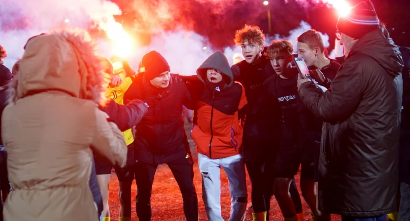 Juventus Toruń świętujący awans do Centralnej Ligi Juniorów, fot. Juventus Academy Toruń