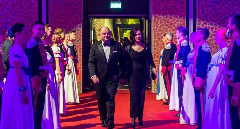 Ubiegłoroczny Marszałkowski Bal Dobroczynny, fot. Szymon Zdziebło/tarantoga.pl dla UMWKP