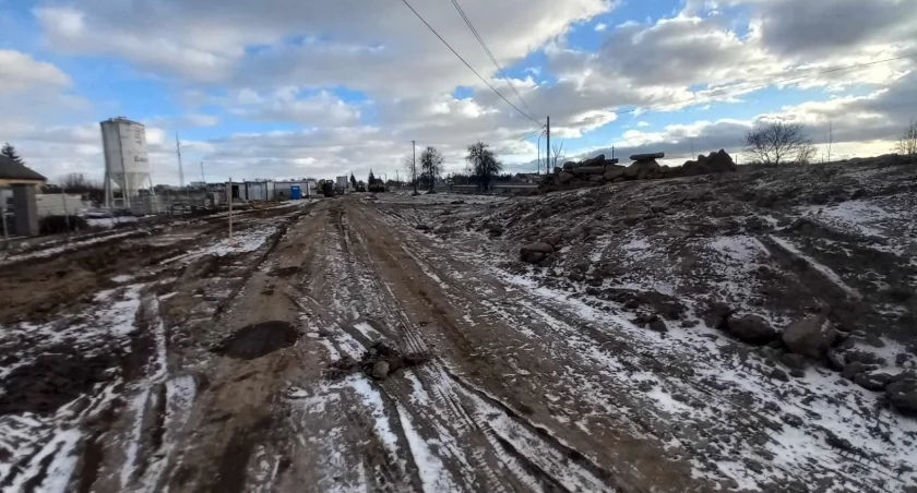 Teren budowy obiektu, w którym znajdzie się sklep sieci Biedronka w Głogowie, fot. ototorun.pl