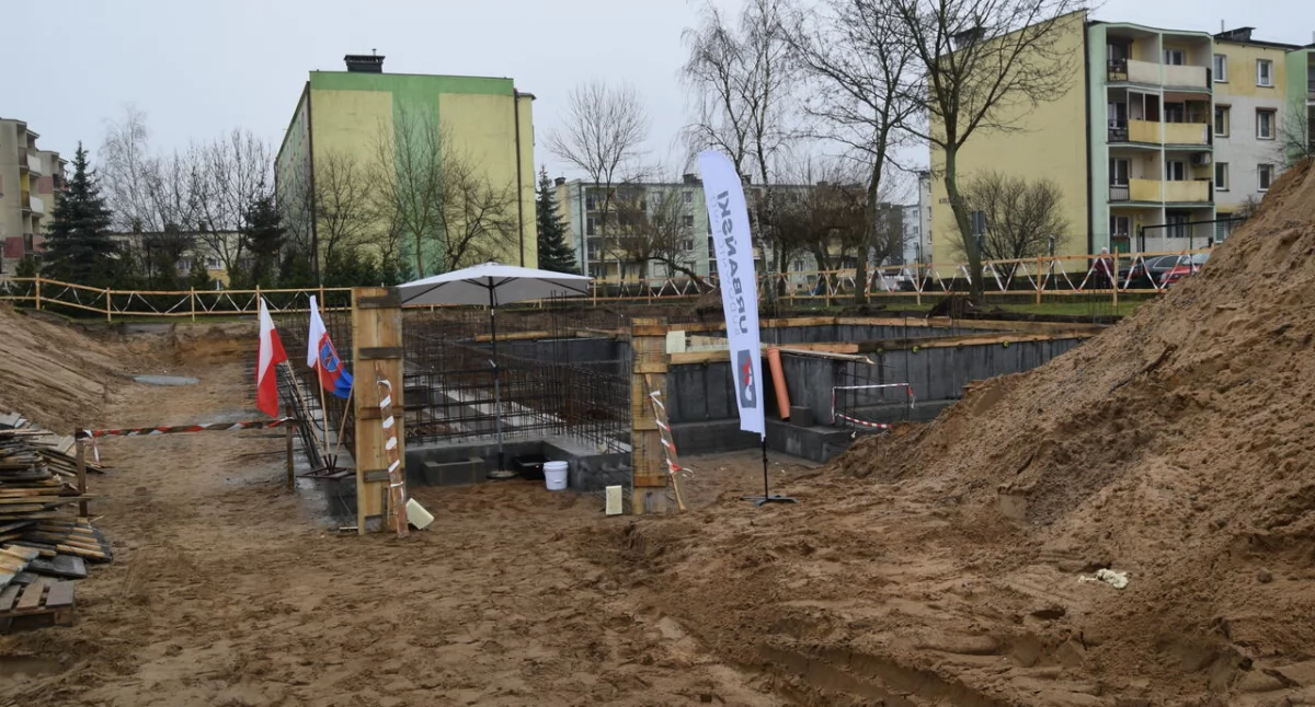 Uroczystość wmurowania aktu erekcyjnego pod w fundamenty nowego przedszkola, fot. Bartosz Fryckowski / ototorun.pl