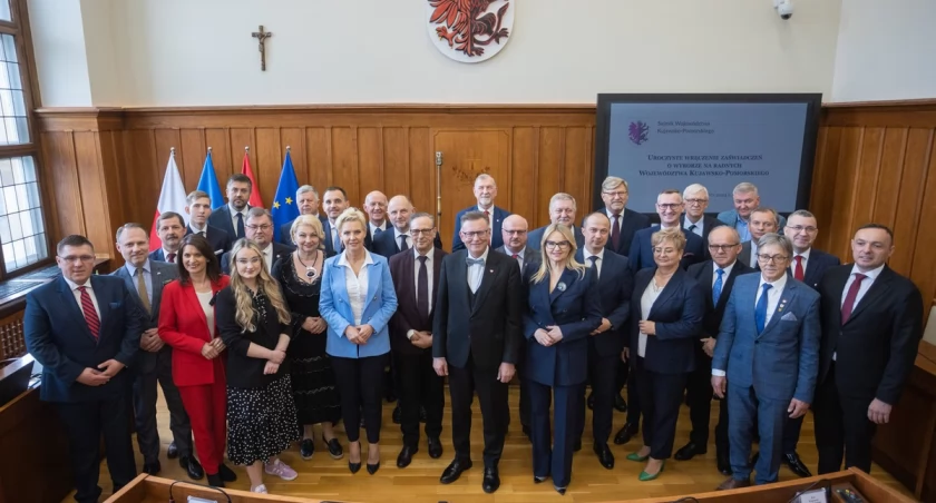 Uroczystość wręczenia zaświadczeń o wyborze do sejmiku województwa, fot. Mikołaj Kuras dla UMWKP