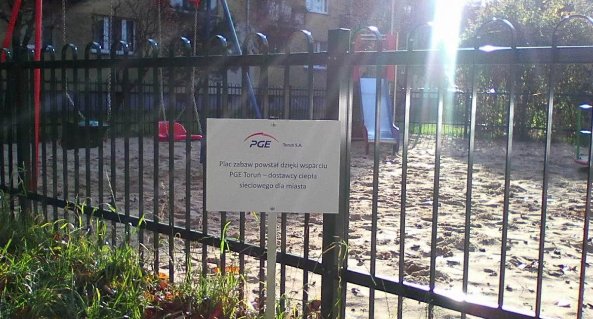 Plac zabaw na osiedlu Botanika przy ul. Strobanda, fot. PGE Toruń