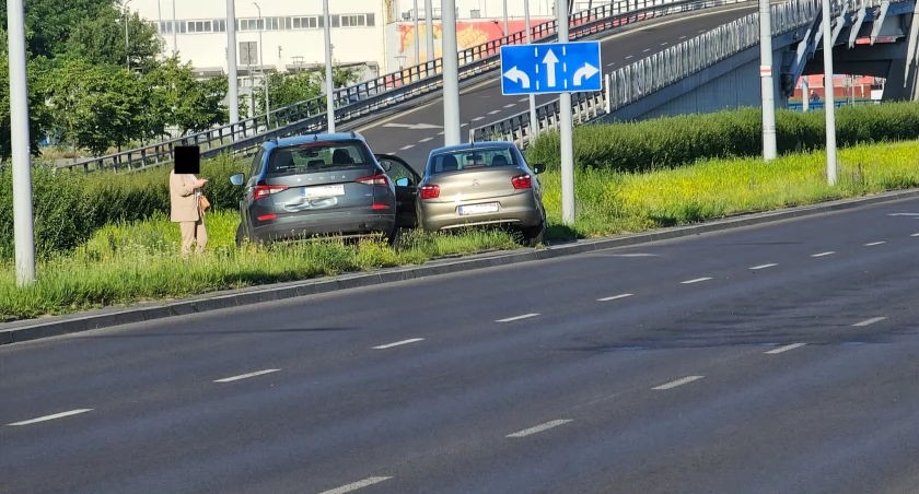 Stłuczka przy Szosie Lubickiej w Toruniu. Fot. Facebook Love Toruń