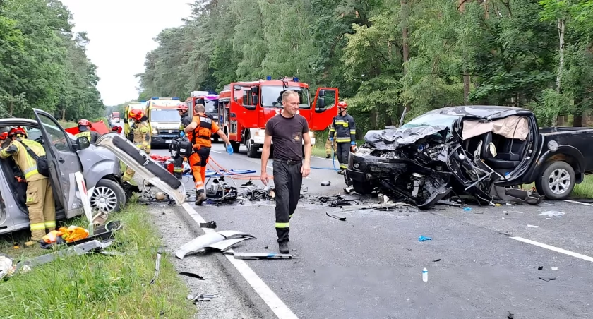 Śmiertelny wypadek pod Toruniem, fot. KMP w Toruniu, zdjęcia w galerii: KM PSP Toruń