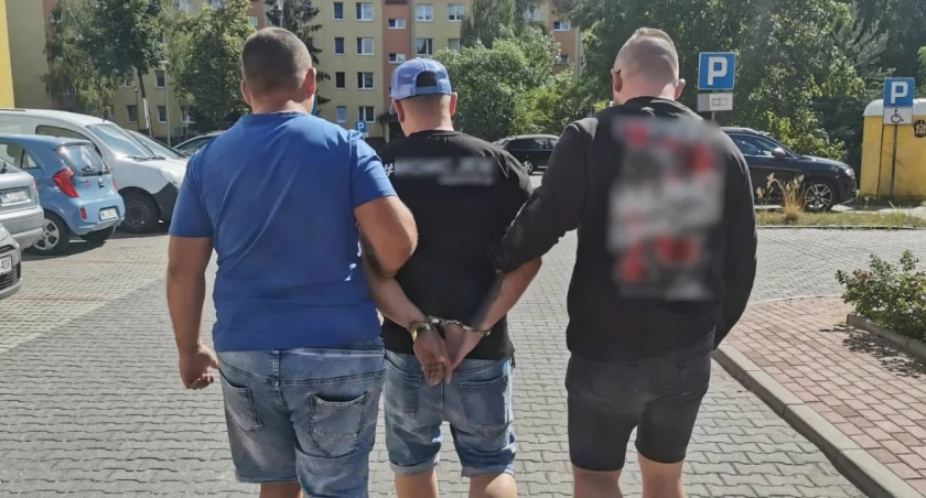 Kryminalni zatrzymali poszukiwanego 44-latka, fot. KMP w Toruniu