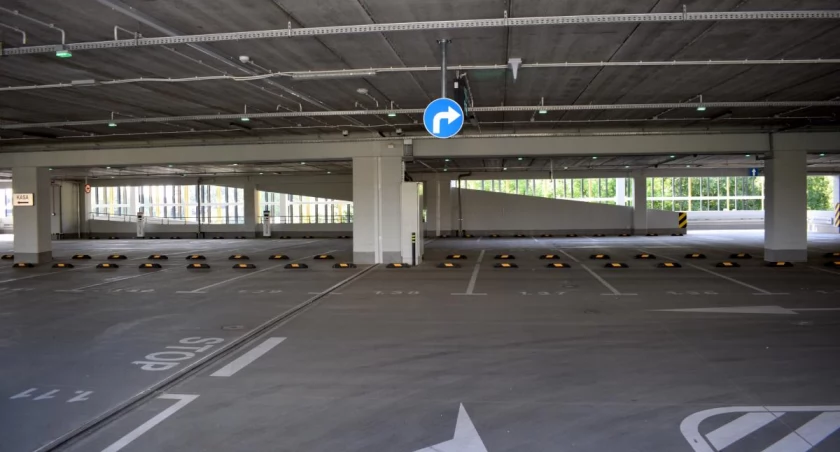 Parking Park&Ride przy ulicy Dziewulskiego w Toruniu. Fot. Bartosz Fryckowski / ototorun.pl 