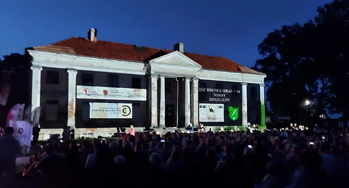 Pałac w Nawrze podczas koncertu Nawrzańskie Echa w 2023 roku, fot. Fundacja Kraj Wspaniały