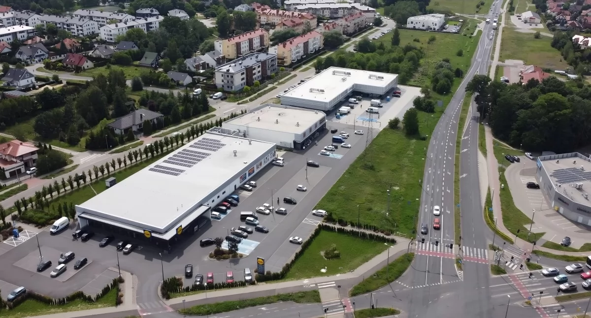 Nowy park handlowy przy ul. Trzcinowej 27 w Toruniu i jego otoczenie, fot. Spółka GM 27 oraz ototorun.pl