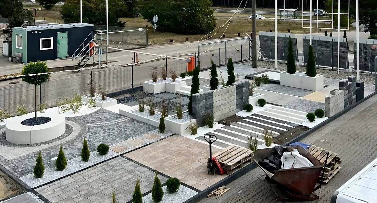 Nowy ogród wystawowy przy fabryce kostki brukowej Grupy TRB w Toruniu, fot. Transbruk Barczyńscy
