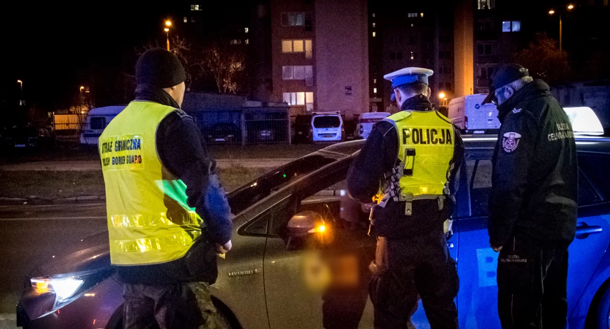 Kontrola taksówkarza, fot. policja.pl