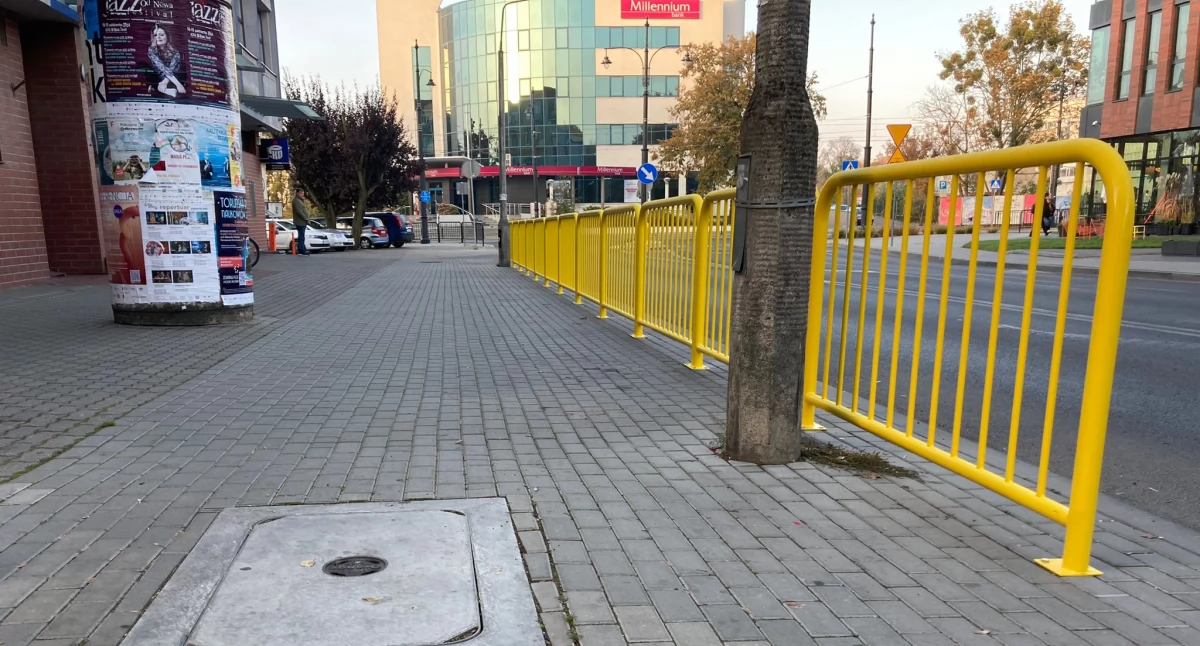 Barierki przy ul. Grudziądzkiej, fot. ototorun.pl