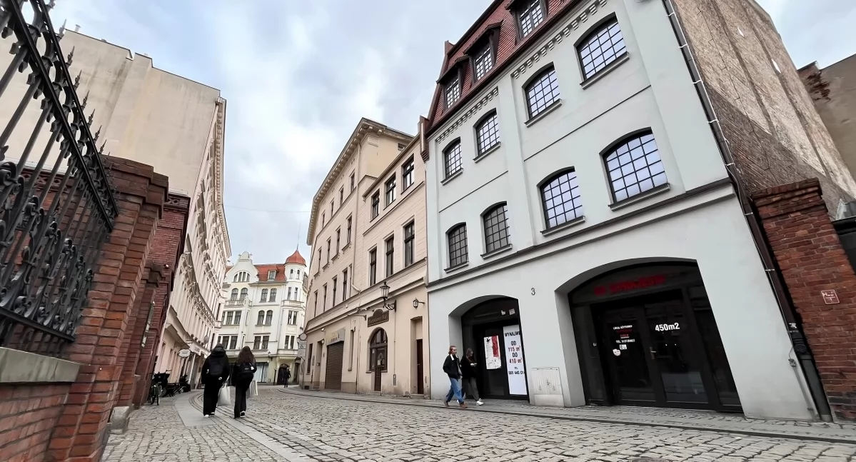 Kaminica przy ul. Strumykowej 3 w Toruniu, fot. Bartosz Fryckowski / ototorun.pl