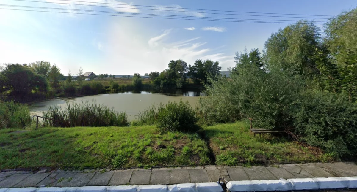 Teren pod budowę żłobka, przedszkola i przestrzeni rekreacyjnej w Obrowie, fot. Screen z Google Maps