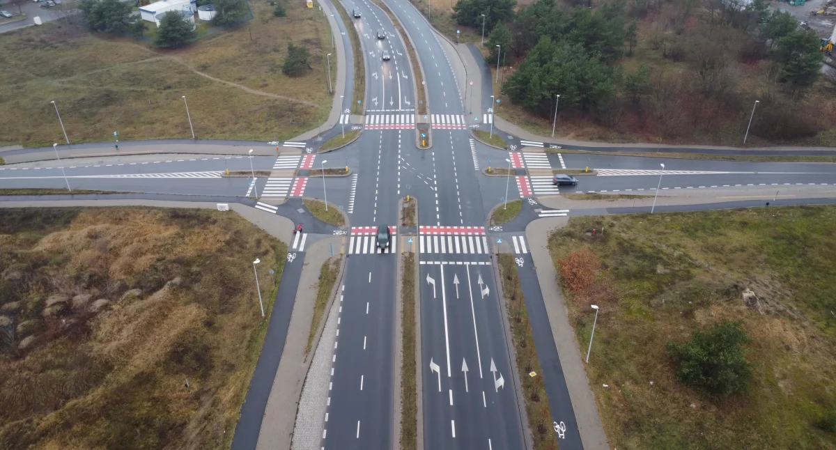 Skrzyżowanie ulic Polnej z Forteczną w Toruniu, fot. Bartosz Fryckowski / ototorun.pl
