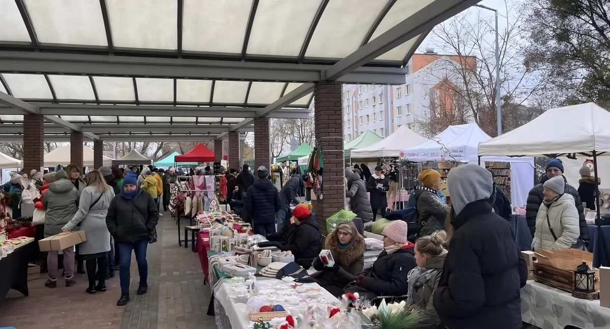 Poprzedni Jarmark na targowisku przy ul. Okólnej w Toruniu przyciągnął tłumy, fot. Urbitor