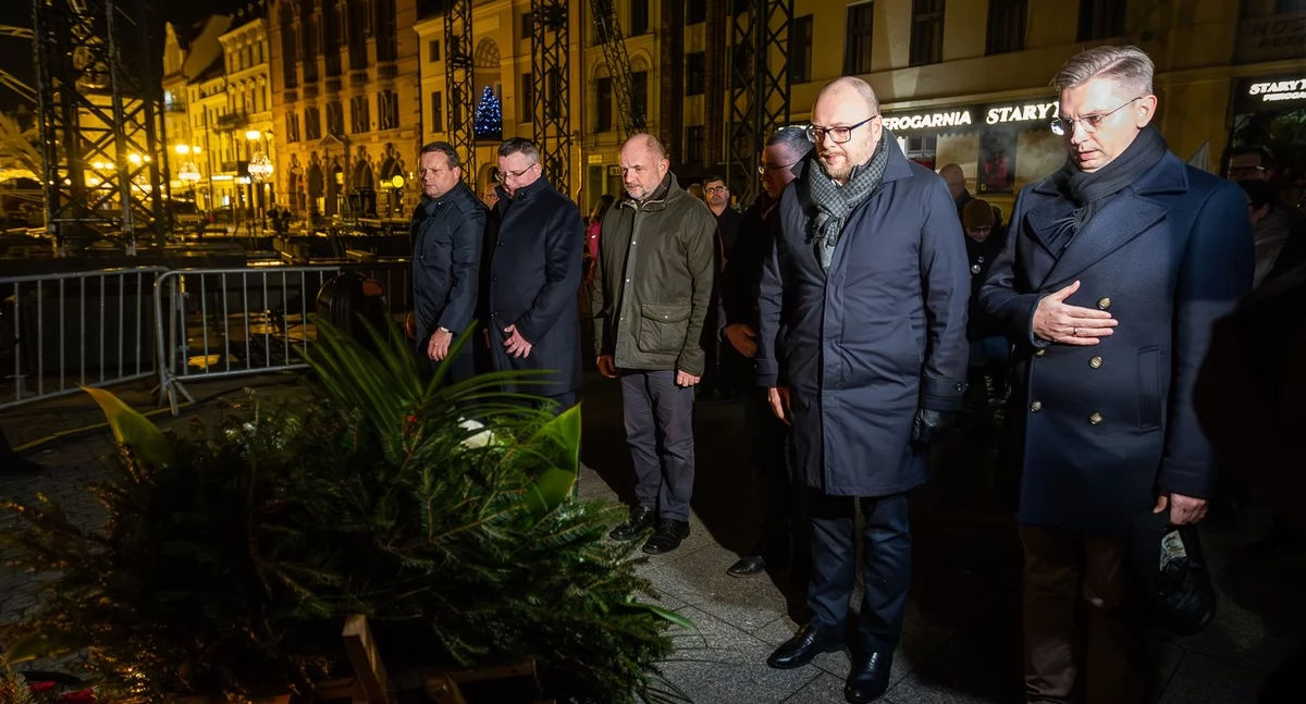 Obchody 43. rocznicy wprowadzenia stanu wojennego w Toruniu, fot. Szymon Zdziebło/tarantoga.pl dla UMWKP