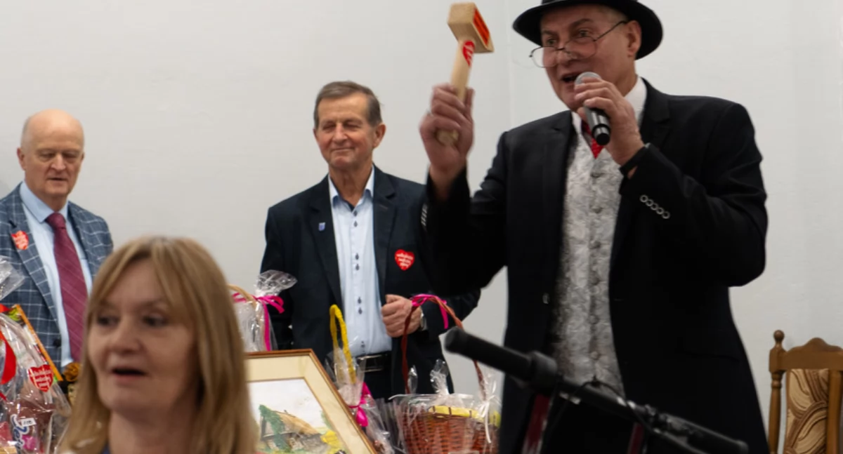 Zabawa podczas WOŚP w Rogowie, fot. główne: nadesłane, zdjęcia w galerii: Sztab WOŚP Lubicz