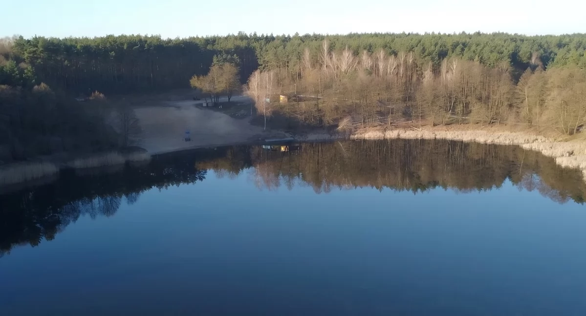 Jezioro w Józefowie pod Toruniem, fot. Bartosz Fryckowski / ototorun.pl