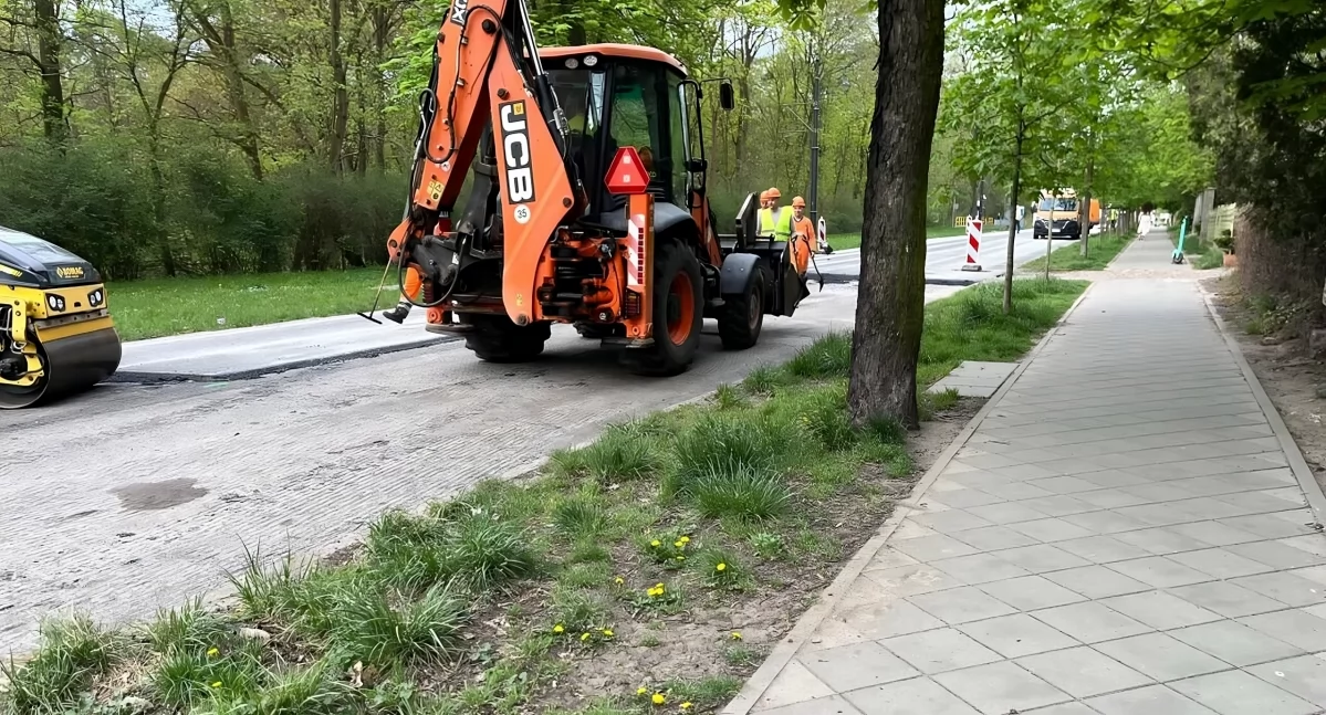Ulica Bydgoska w Toruniu zyskuje nową nawierzchnię, fot. Bartosz Fryckowski / ototorun.pl