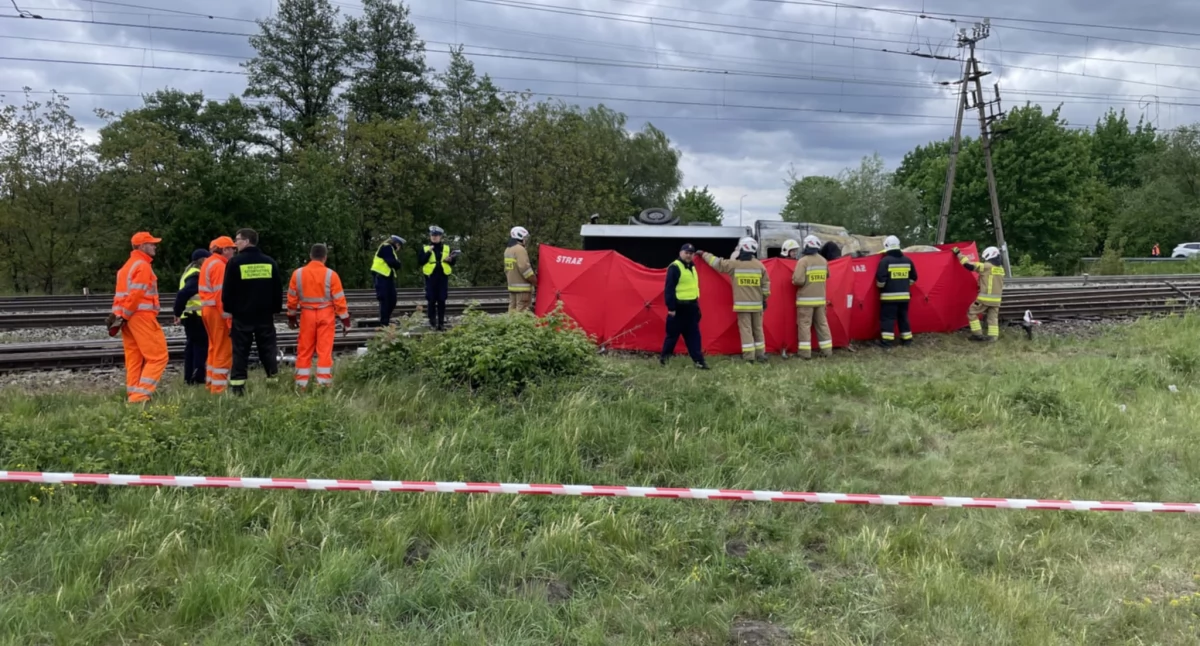 Wypadek w Aleksandrowie Kujawskim, fot. ototorun.pl oraz KPP Aleksandrów Kujawski