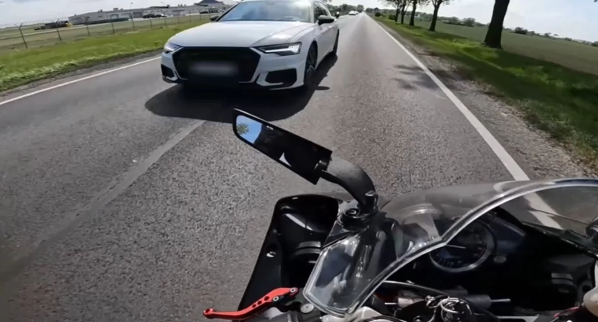 Motocyklista cudem uniknął śmierci na drodze pod Toruniem. Nagranie trafiło do sieci