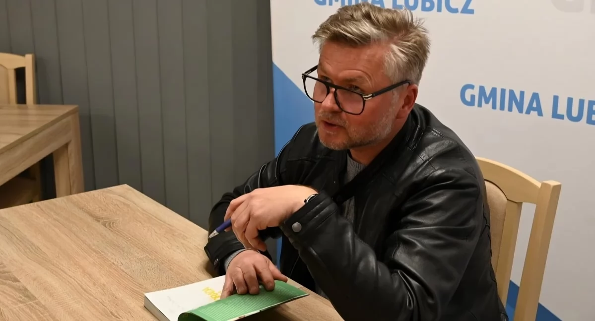Spotkanie z Jakubem Poradą w bibliotece pod Toruniem