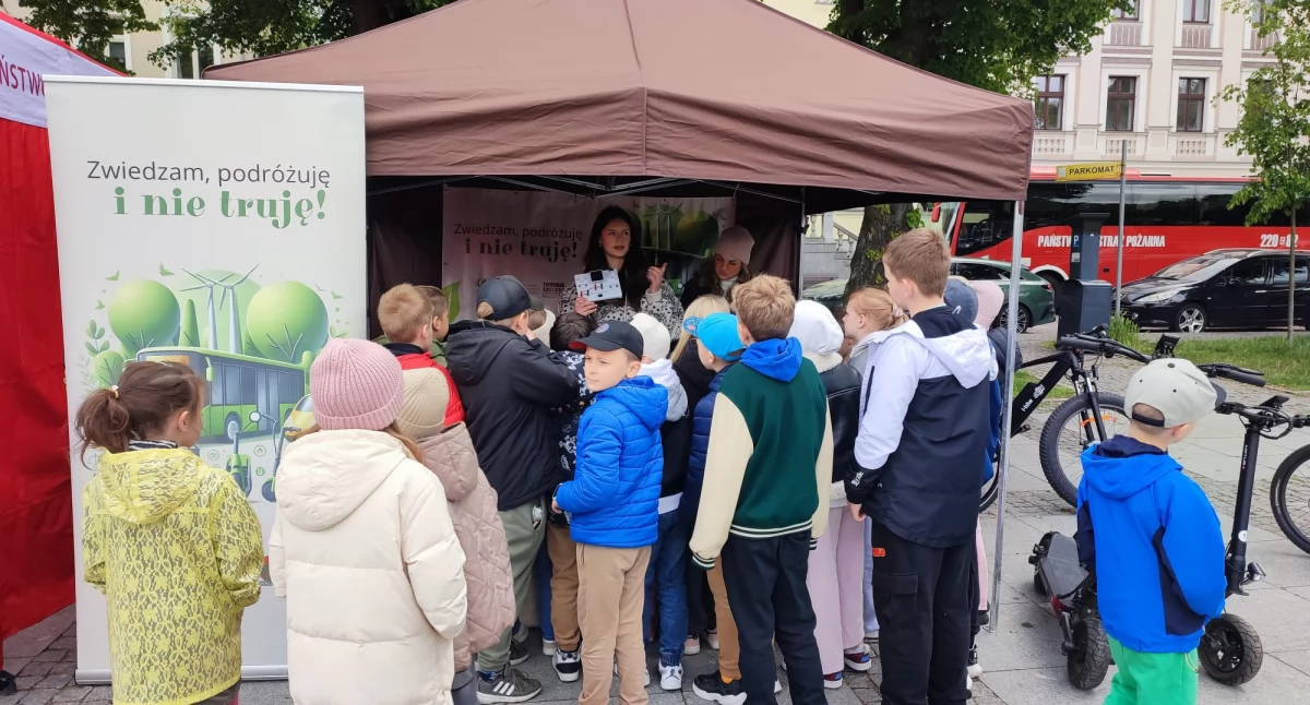 Fundacja Twierdza Chełmno podczas akcji „Zwiedzam, podróżuję i nie truję”, fot. Fundacja Twierdza Chełmno