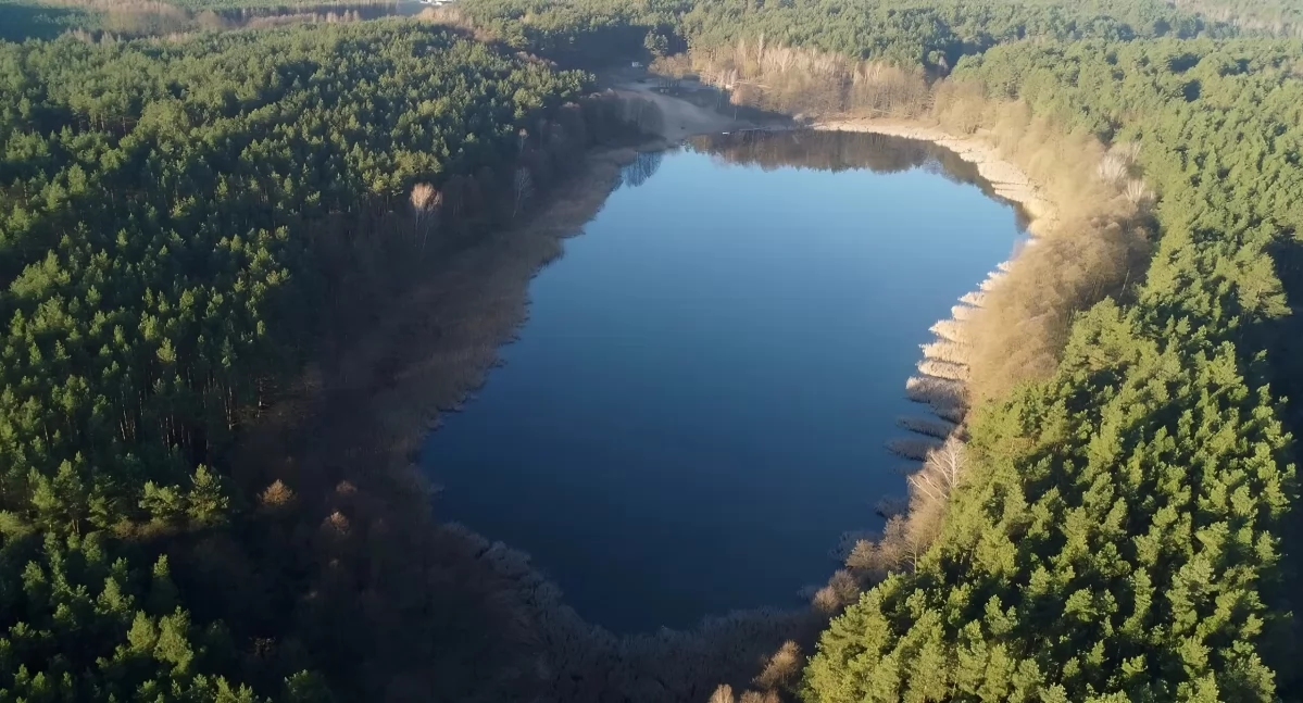 Kąpielisko nad jeziorem w Józefowie, fot. Bartosz Fryckowski / ototorun.pl